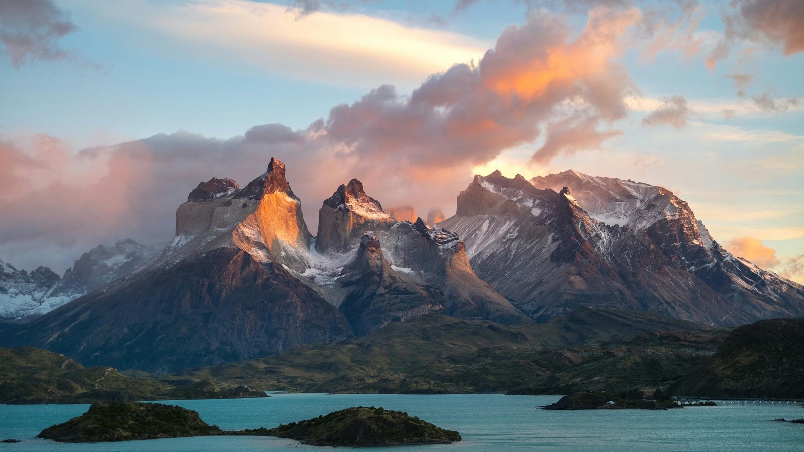Chaînes de montagnes au Chili, paysages naturels spectaculaires des Andes en Amérique du Sud